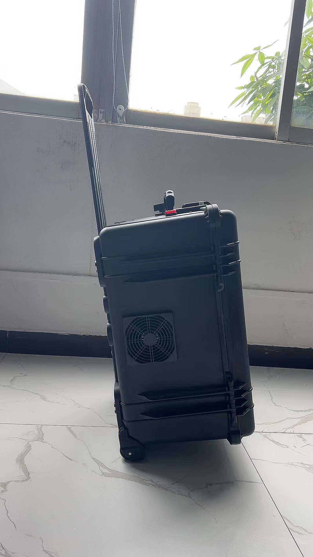 钟山手拉箱型移动通信干扰器